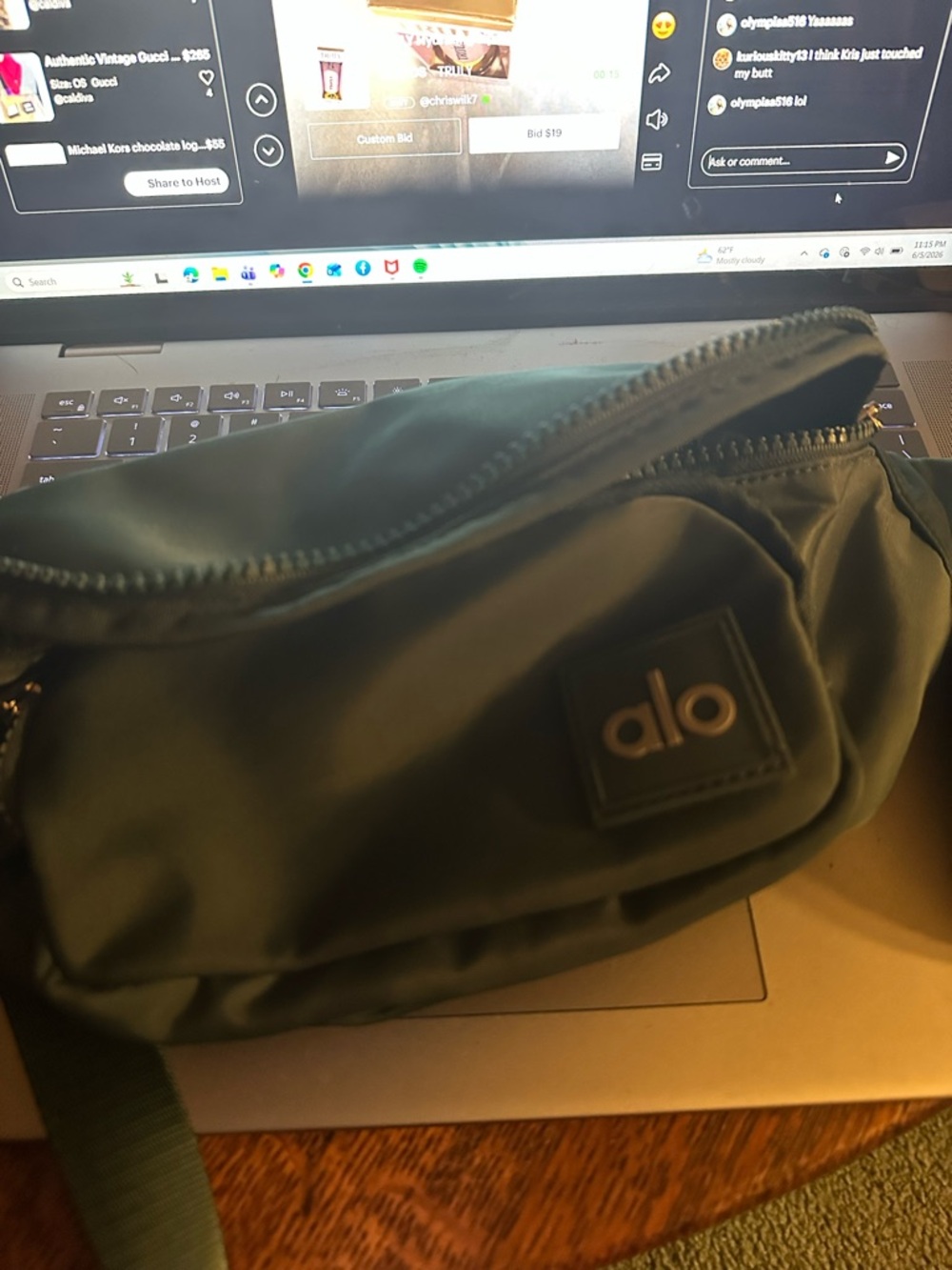 ALO Ello Ay-Low Ah-lo Butt Stuff Bum Bum bag